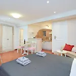 Doria Apartments