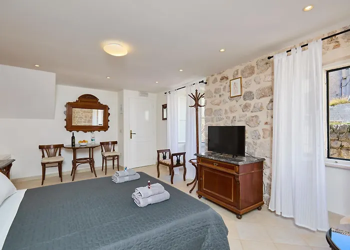 Doria Apartments